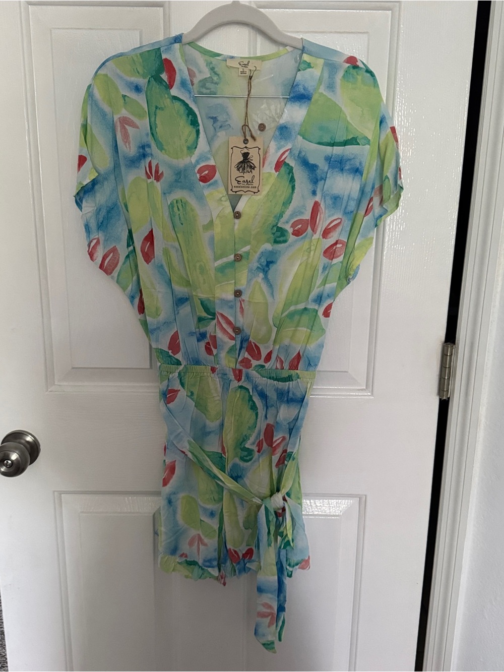 EASLE boutique Watercolor Floral Button-Front Women’s Top in Blue & Green